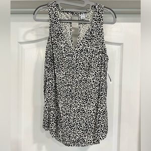 Old Navy Sleeveless V Neck Top